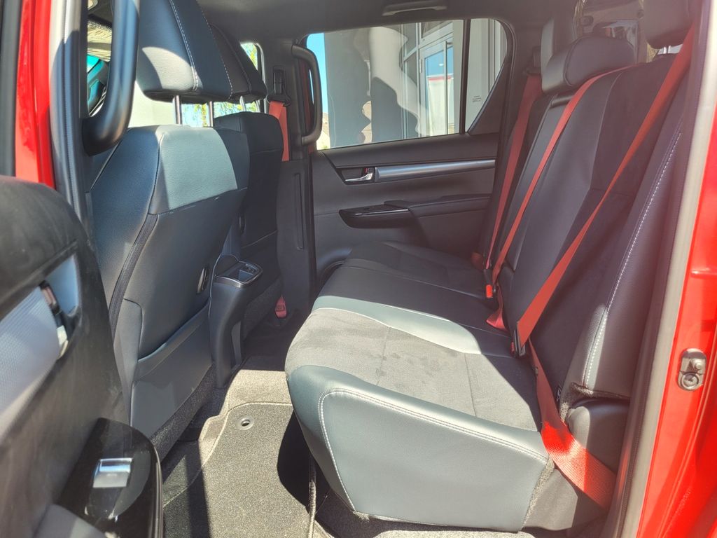 Toyota Hilux Double Cab GR Sport 4x4 Sondermod – Image 11